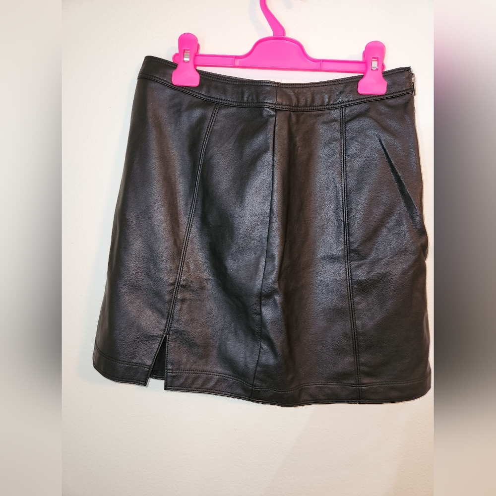 Faux leather mini skirt
